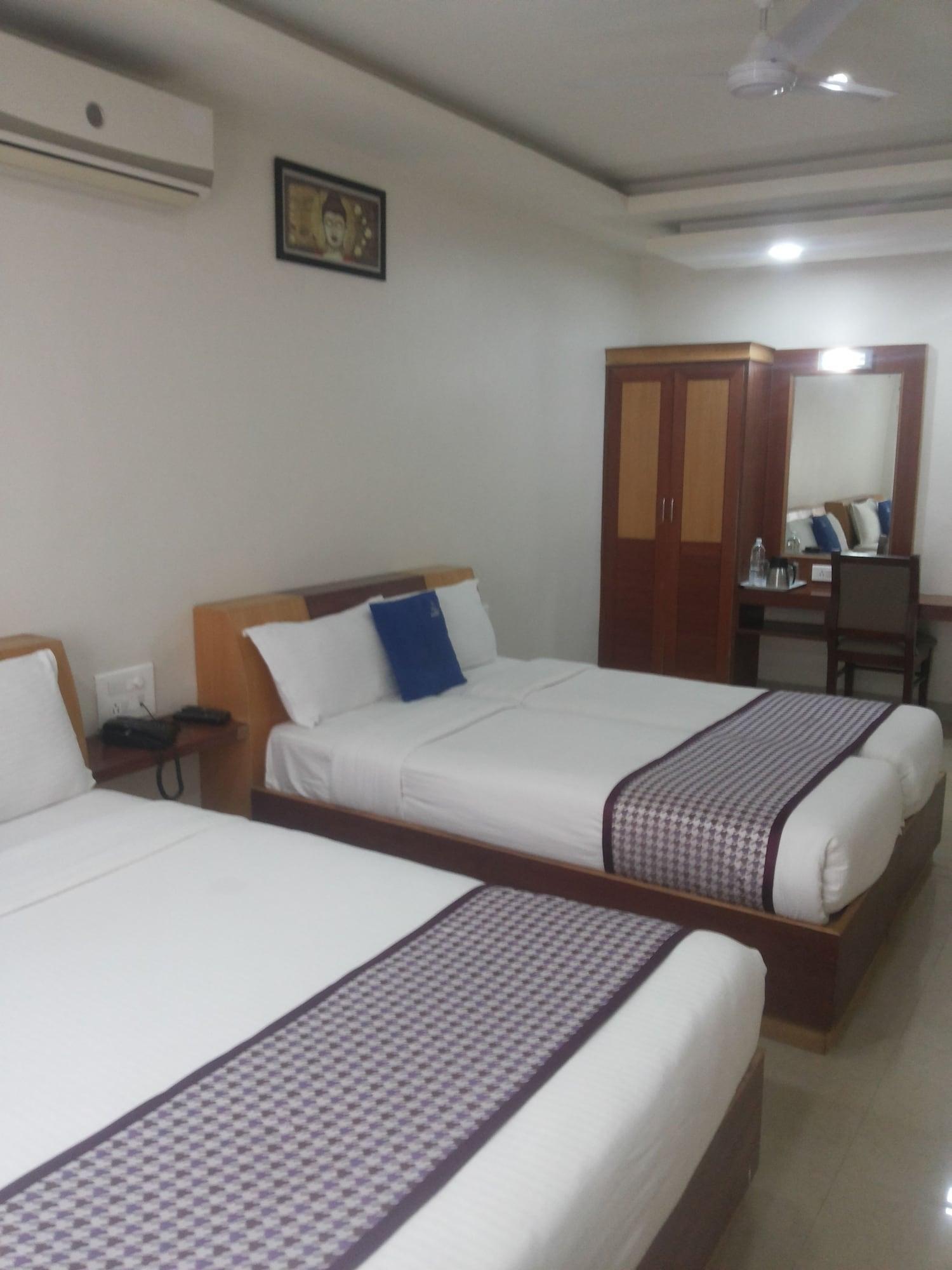 Hotel White Parrot Maisur Dış mekan fotoğraf