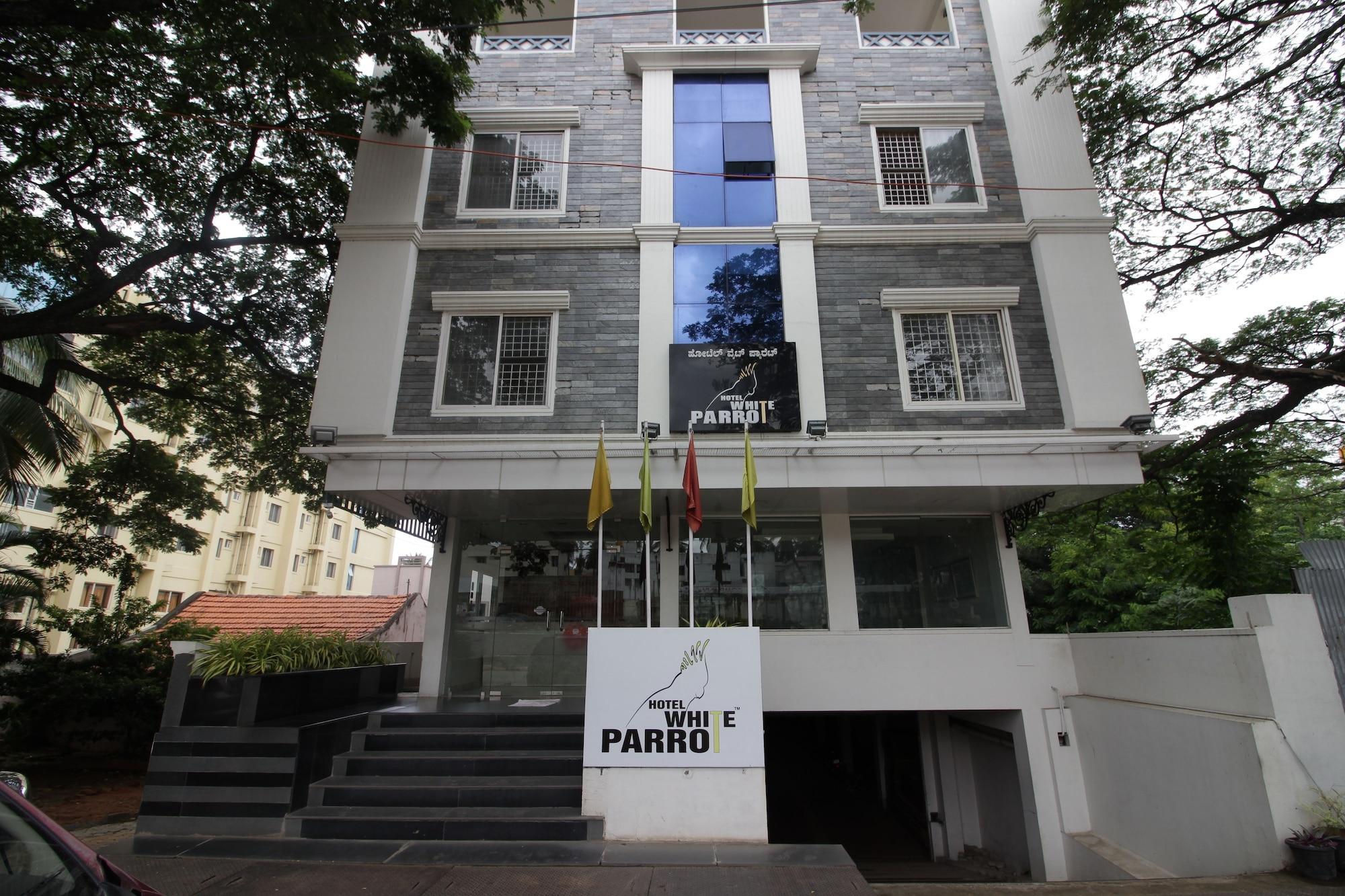 Hotel White Parrot Maisur Dış mekan fotoğraf
